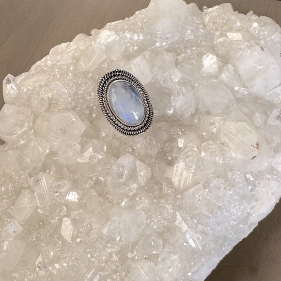 Large Moonstone Shield Ring - Picture 3 of 13